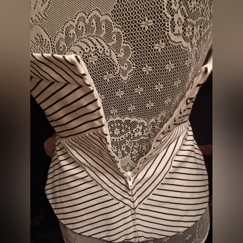 White House Black Market Striped Button Halter Tie Bustier/Top Sz 2 Like New - Picture 14 of 16